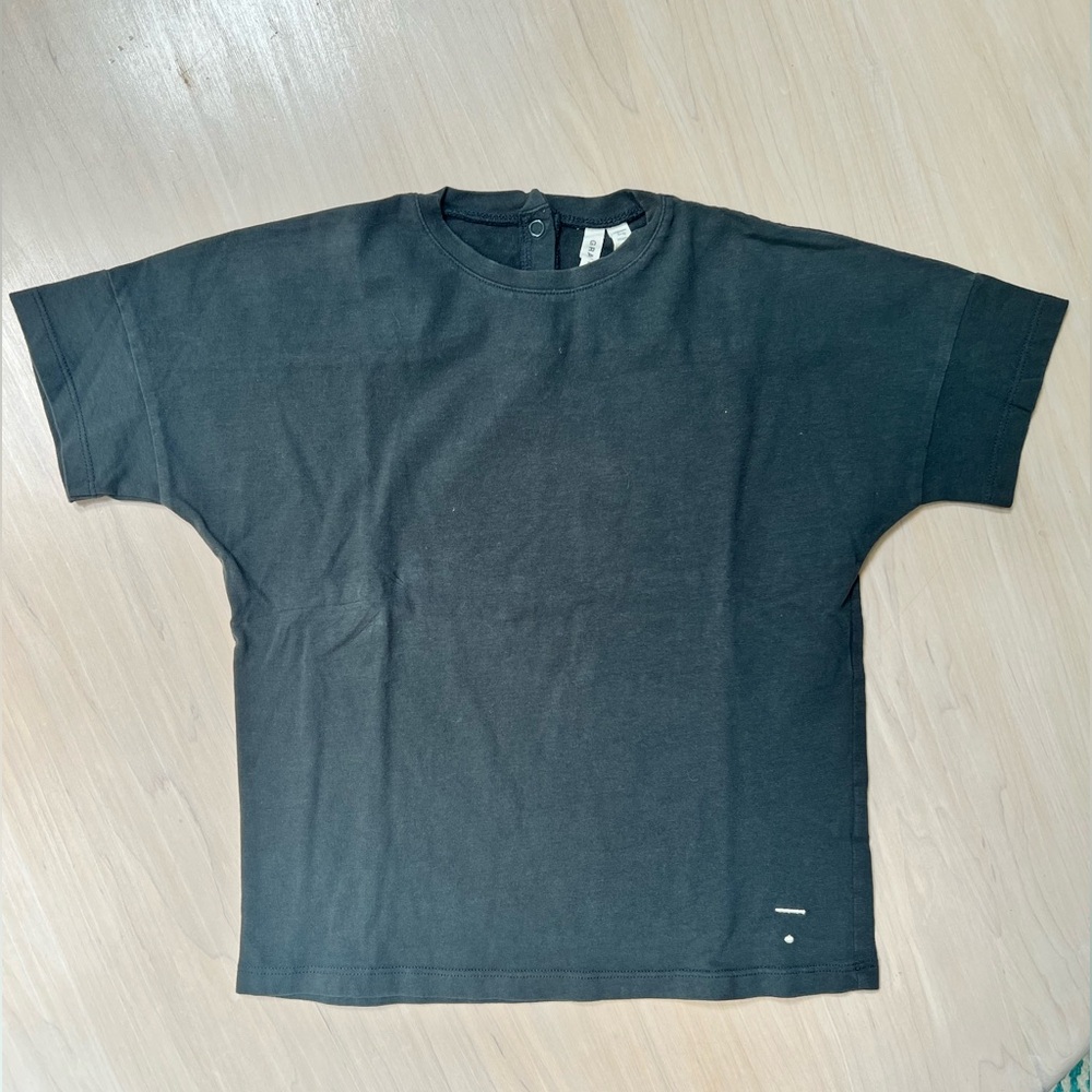 COPY - Kids Gray Label solid short sleeve tee, size 5-6 years